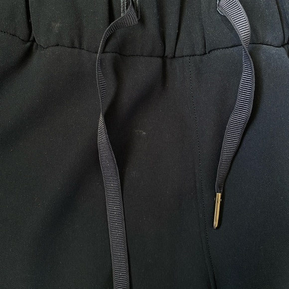 Lululemon On The Fly Short *Woven *2.5" True Navy 2 - Picture 3 of 8